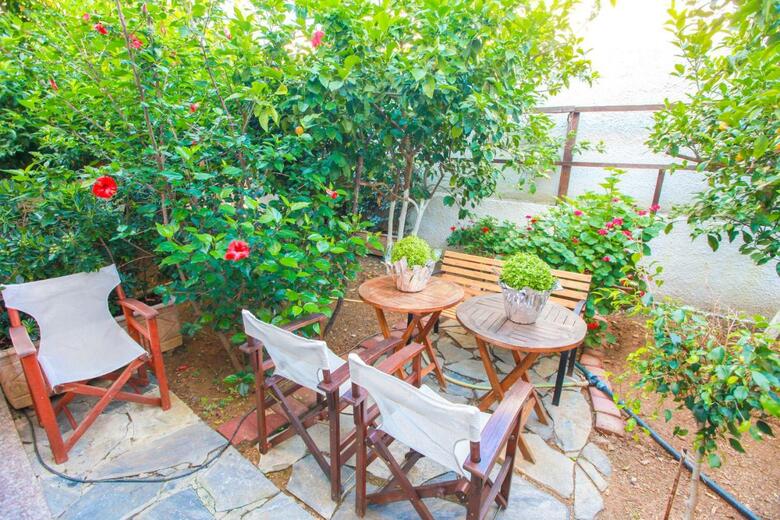 Hostal Kallisti Apartments