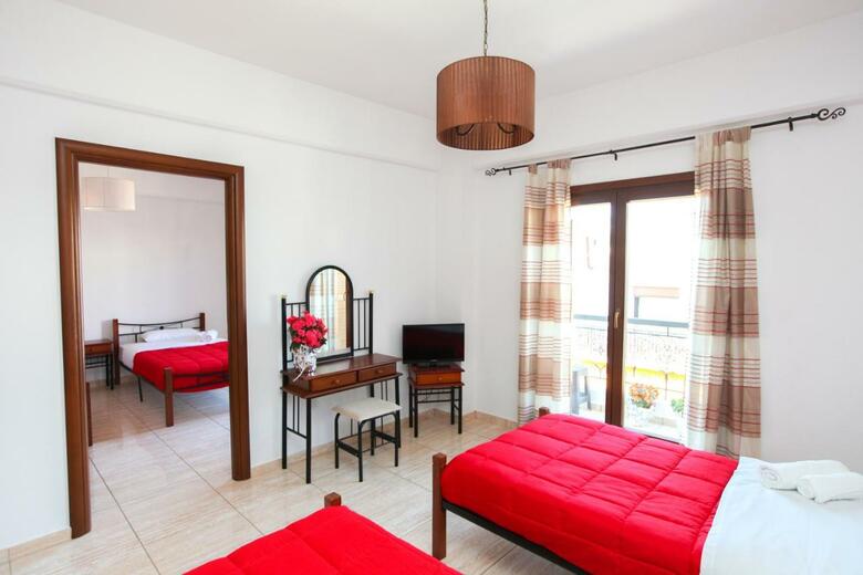 Hostal Kallisti Apartments