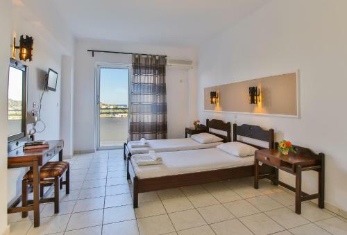 Hillside Studios & Apartments