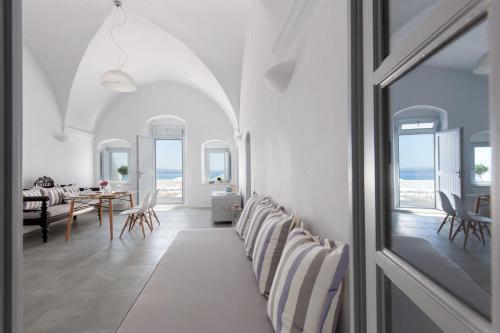 Evmenia Luxury Cave Villa