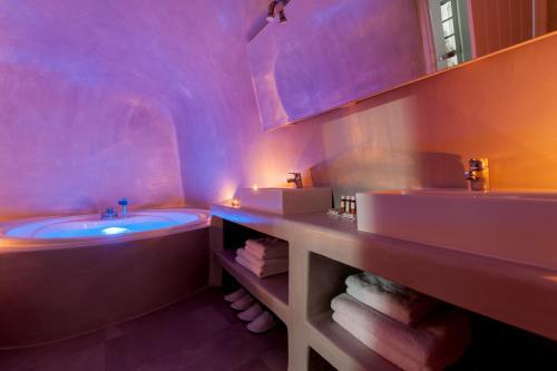 Evmenia Luxury Cave Villa