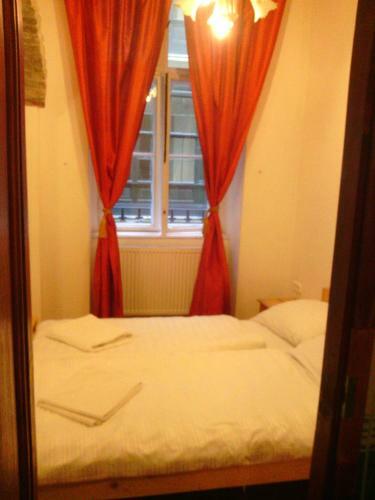 Hostal Budapest River Hotel