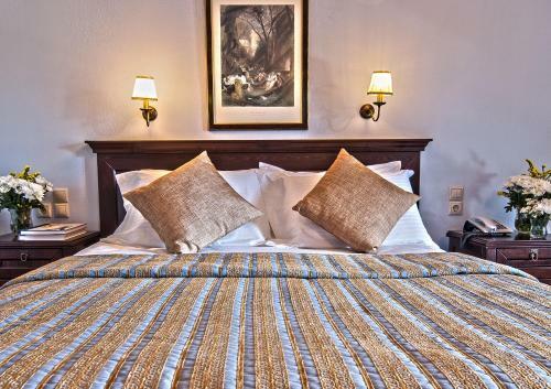 Hotel Doupiani House