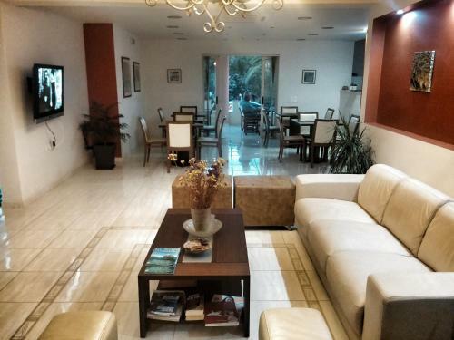 Ostria Hotel