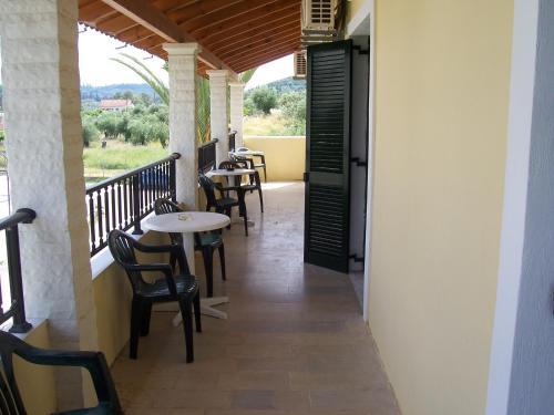 Hostal Rose Garden Rooms