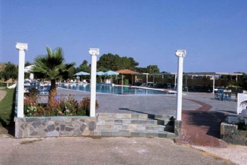 Lintzi Hotel