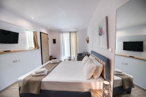 Hostal Ilianthos Apartments & Rooms