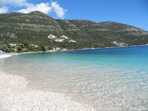 Hostal Ilianthos Apartments & Rooms