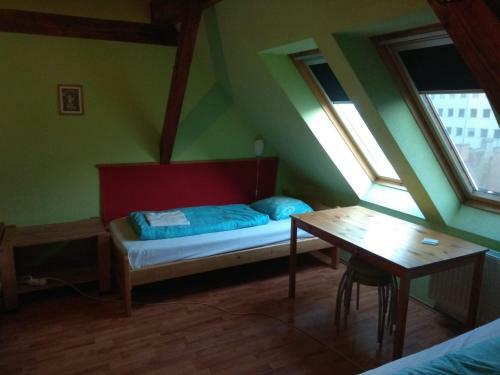 7x24 Central Hostel