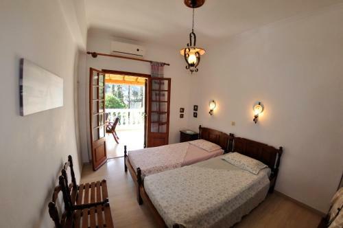 Alexandros Apartments & Studios