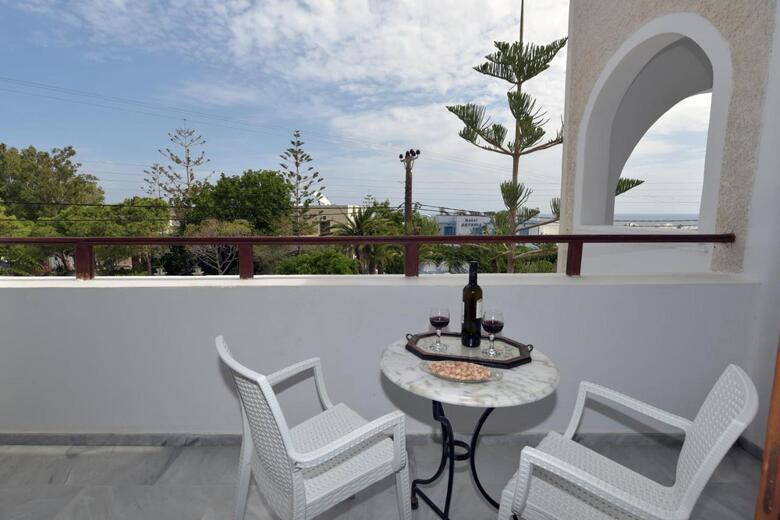 Hostal Sunflower Aparthotel