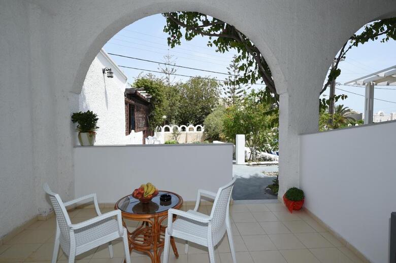 Hostal Sunflower Aparthotel