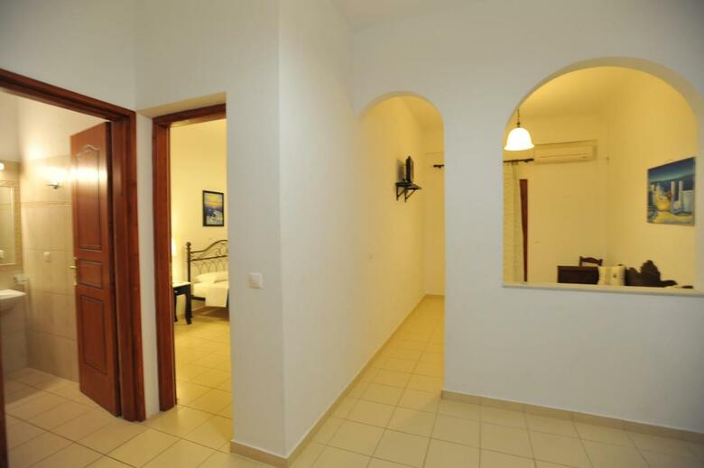 Hostal Sunflower Aparthotel
