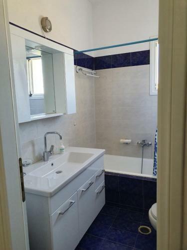 Anthoula's Sea View Apartment