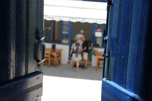 Hostal Hotel Stavris