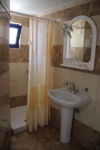 Hostal Hotel Stavris