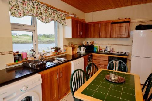 Cottage 216 - Roundstone