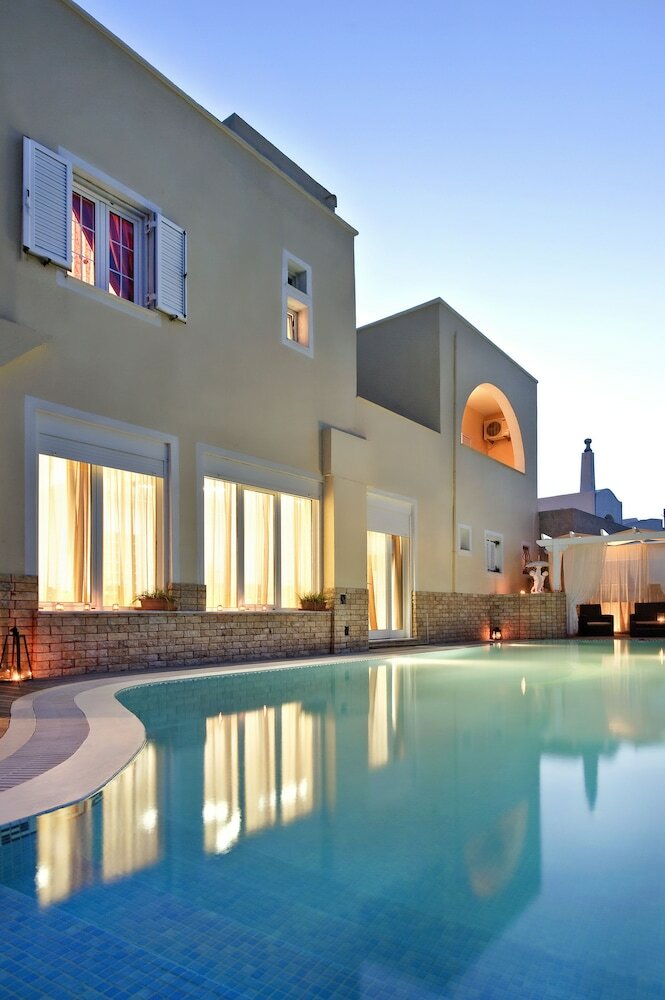 Hostal Gianna Suites