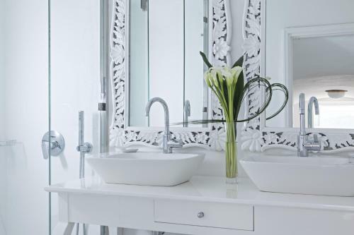 Hotel Canaves Oia Suites & Spa