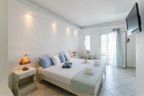 Alexandros Apartments