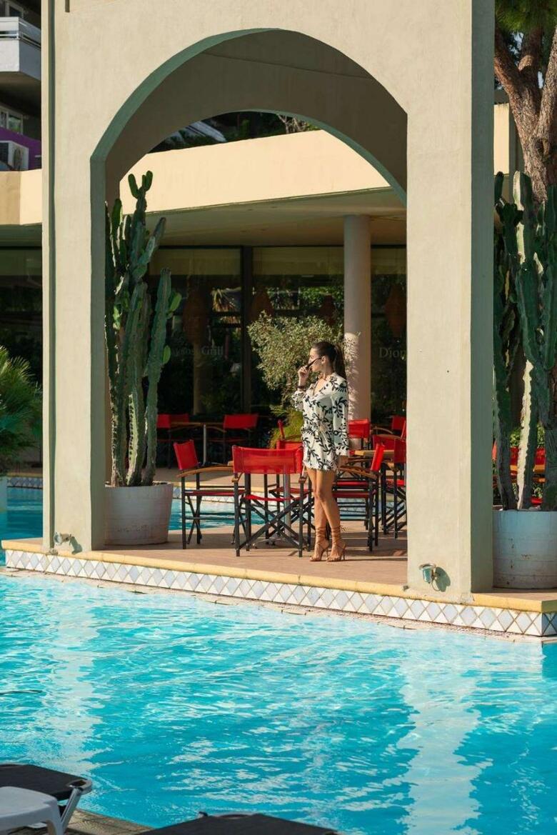 Dionysos Hotel