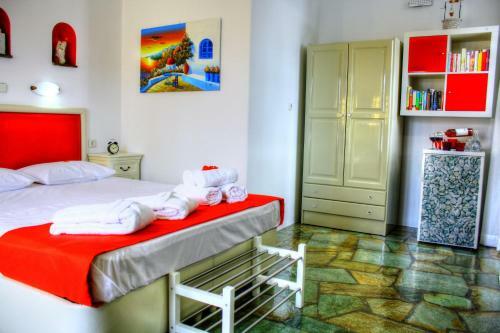 Hostal Eleni Rooms