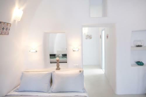 Villa Kastro Oia Houses