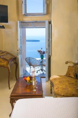 Villa Kastro Oia Houses