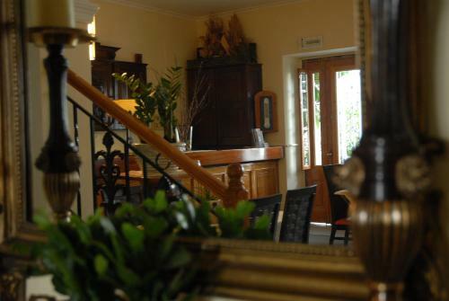 Hostal Mistral Hotel