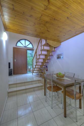 Zinni Koukaki Apartment