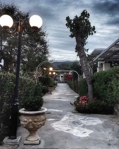 Hotel Oikies Small Elegant Houses