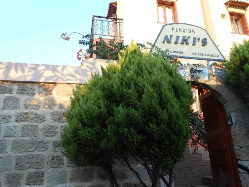 Hostal Niki's Pension