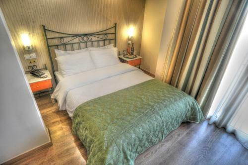 Argo Hotel Piraeus