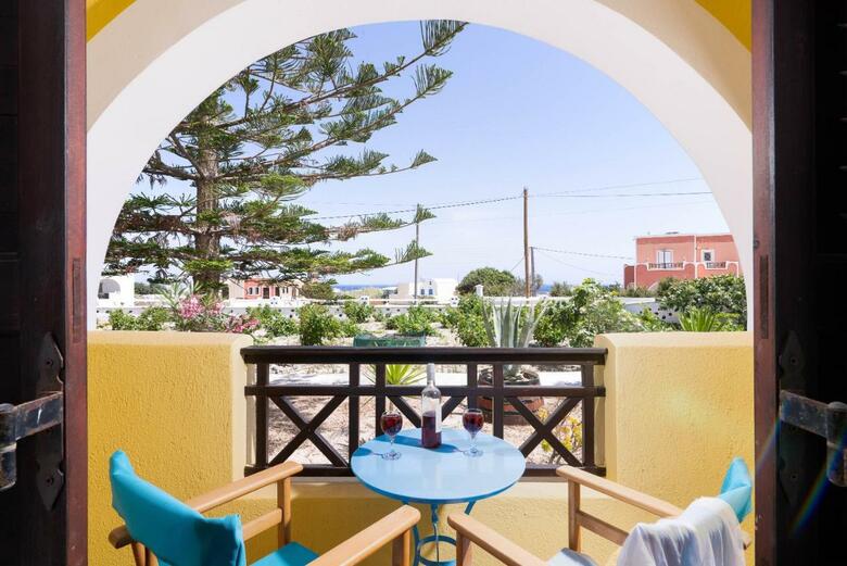 Hostal Mandilaria Studios