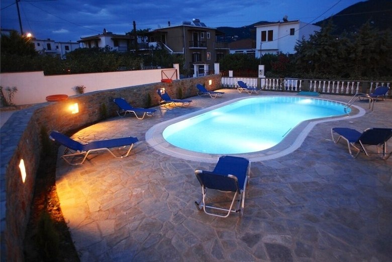 Hostal Guesthouse Christos