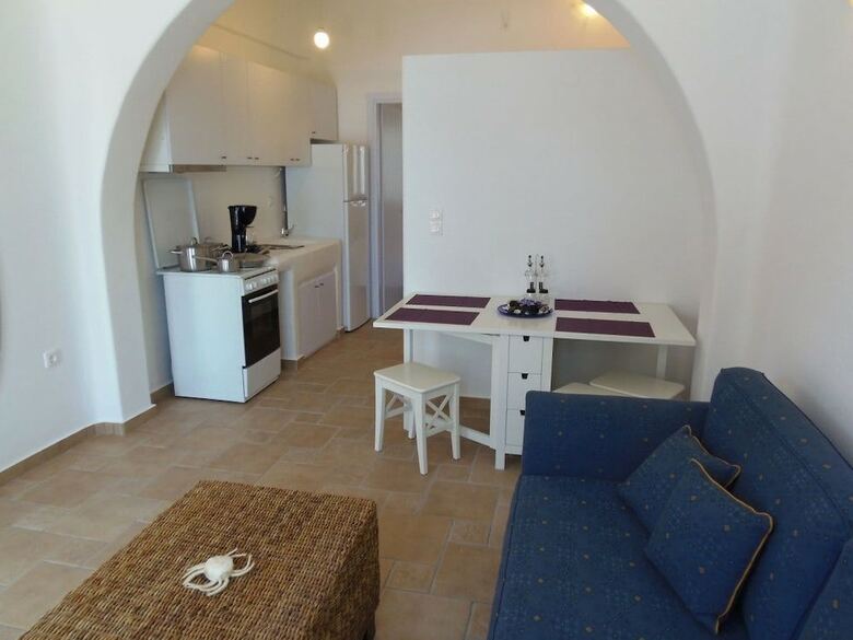 Heliotropio Studios & Apartments