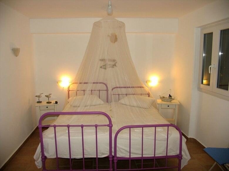 Heliotropio Studios & Apartments