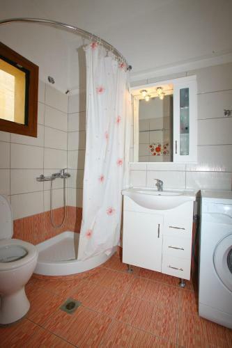 Remvi Apartments