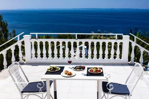 Hotel Bianco Olympico Beach Resort