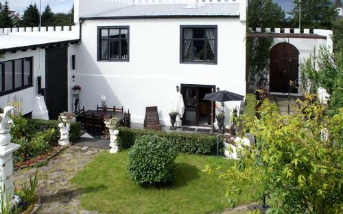 Villa Little White Castle