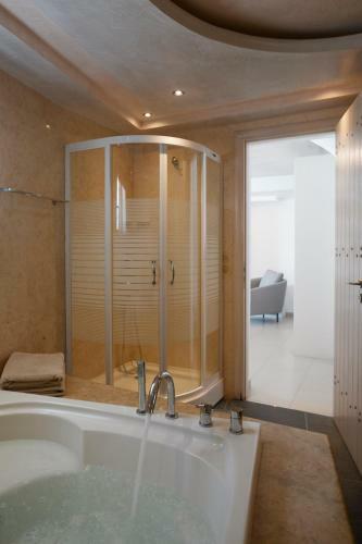 Hotel Petit Palace Suites