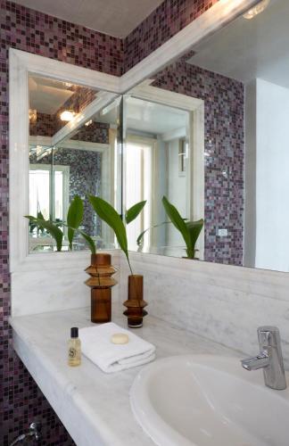 Hotel Petit Palace Suites