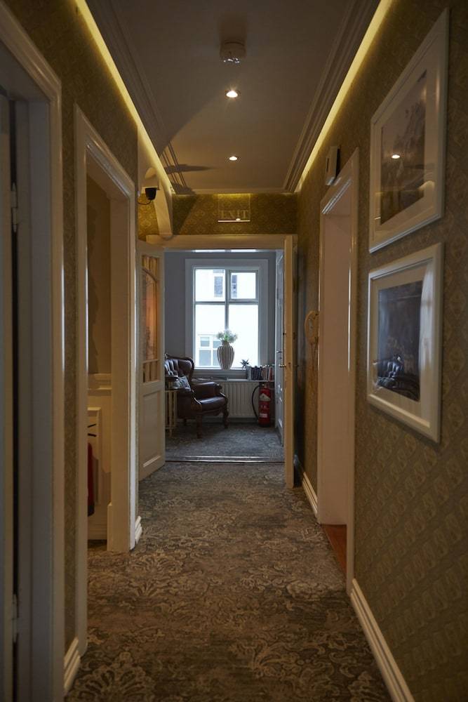 Hostal Guesthouse Akurinn