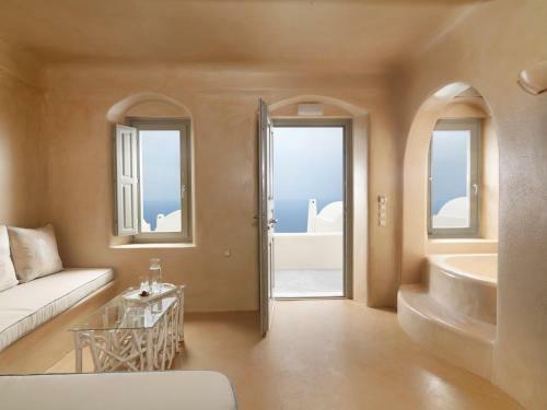 Hotel Dome Santorini Resort & Villas