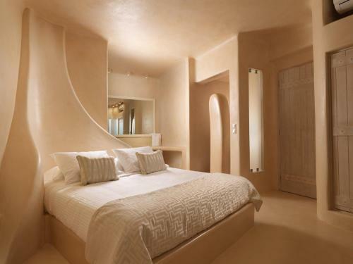 Hotel Dome Santorini Resort & Villas