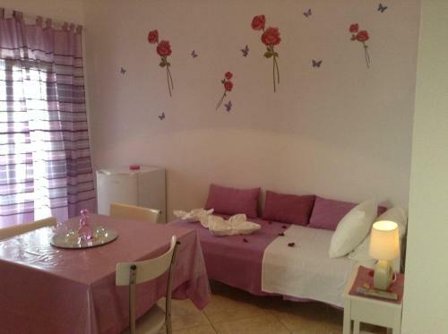 Hostal Nikoletta Rooms