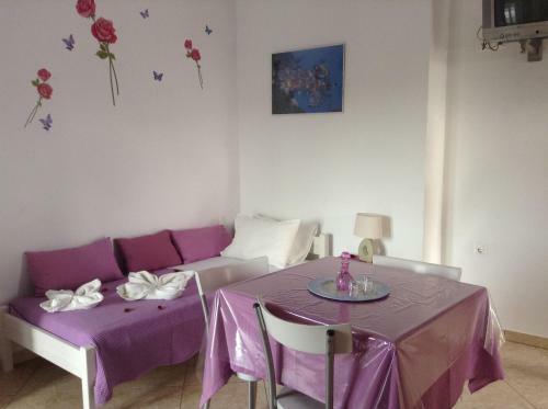 Hostal Nikoletta Rooms