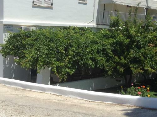 Hostal Nikoletta Rooms