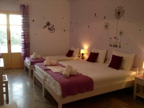 Hostal Nikoletta Rooms