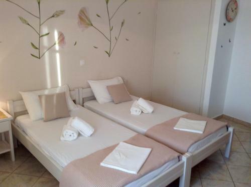 Hostal Nikoletta Rooms